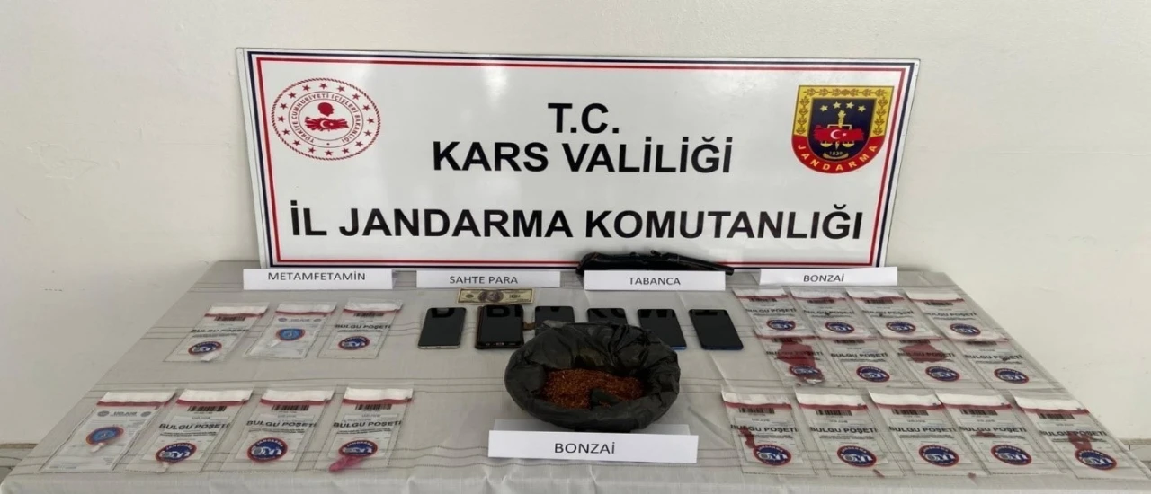Kars’ta zehir tacirlerine darbe: 7 tutuklama, uyuşturucu ve 