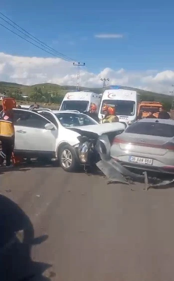 Kars&rsquo;ta zincirleme kaza: 8 yaralı
