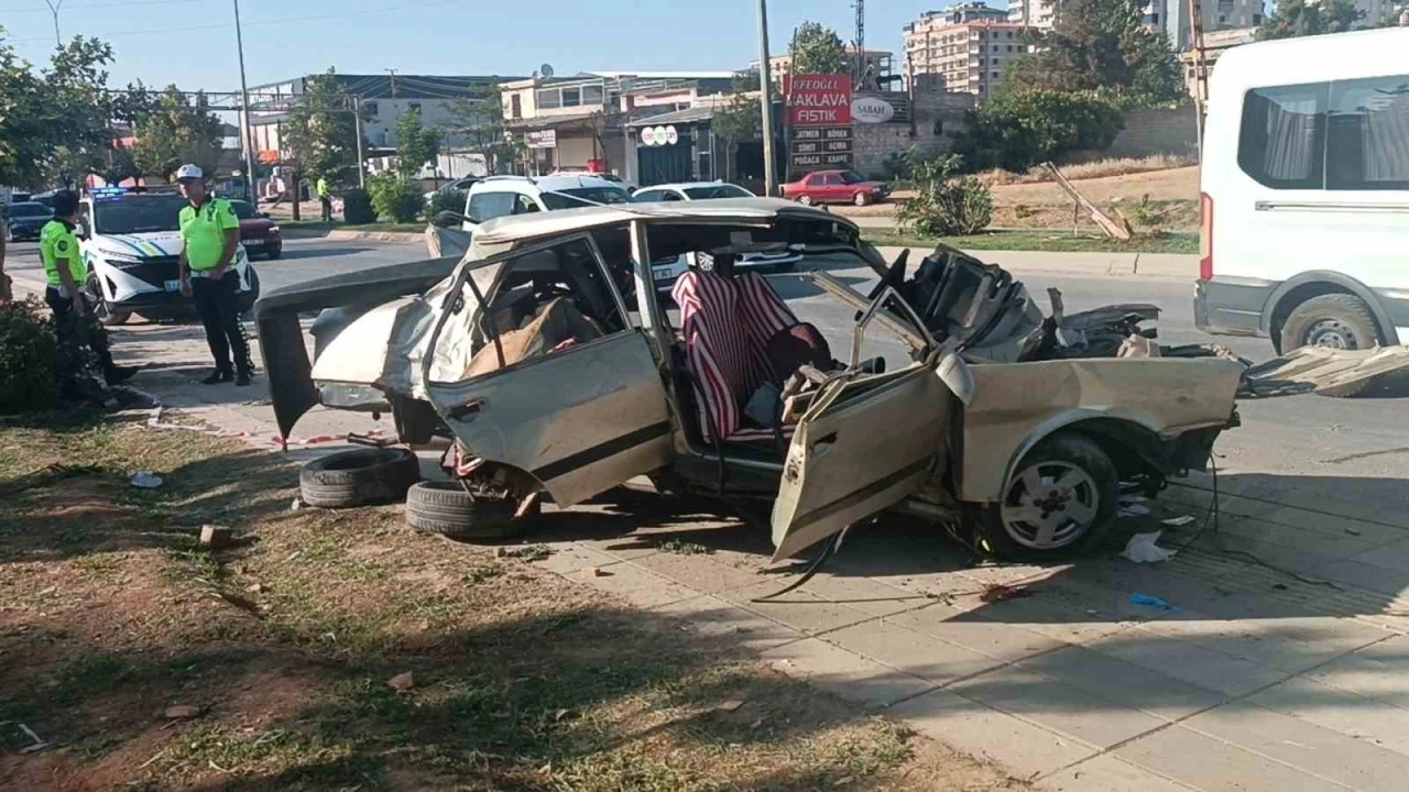 Karşı şeride savrulan Tofaş zincirleme kazaya neden oldu: 1’i ağır 10 yaralı
