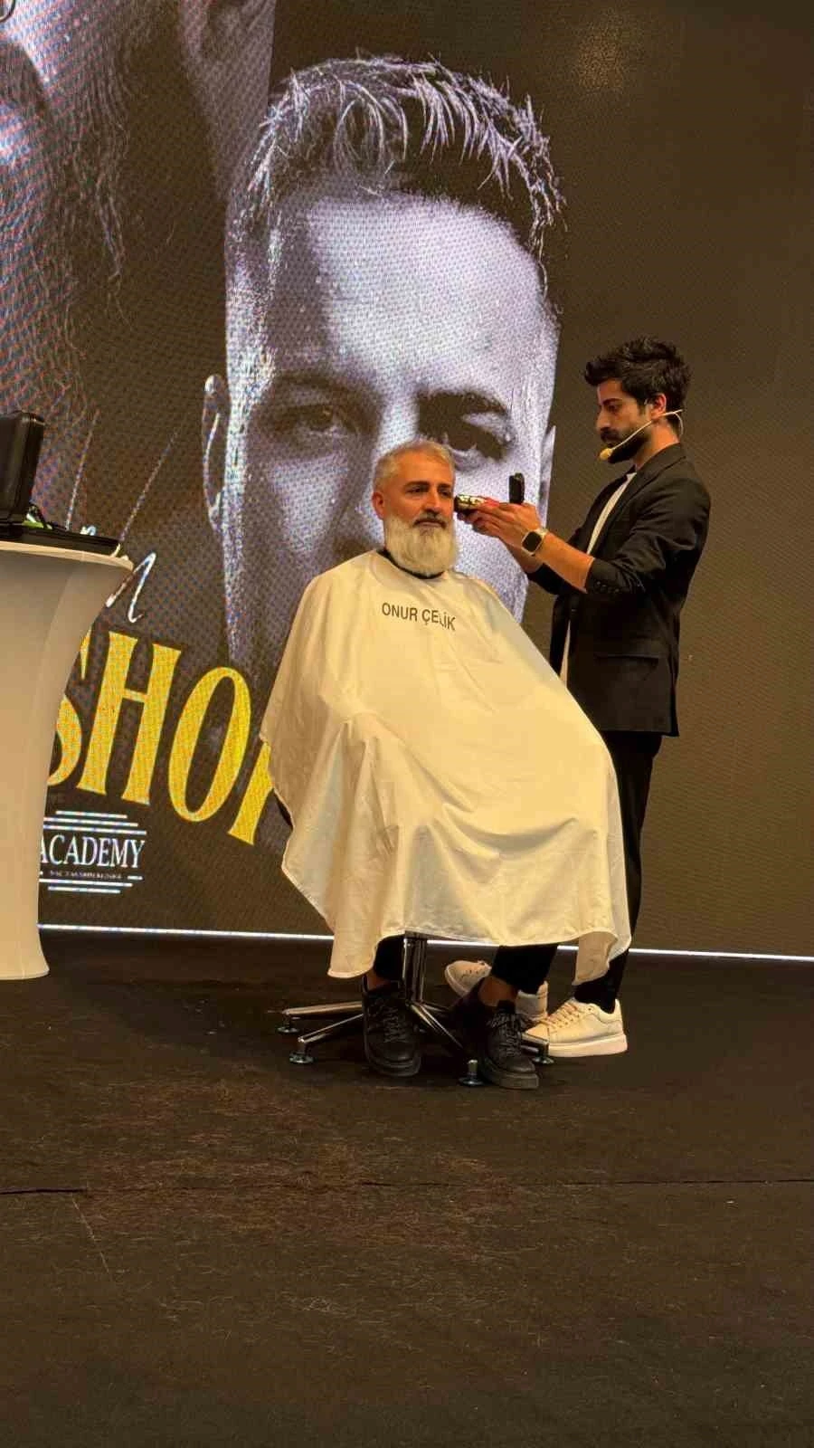 Karslı kuaförün başarısı
