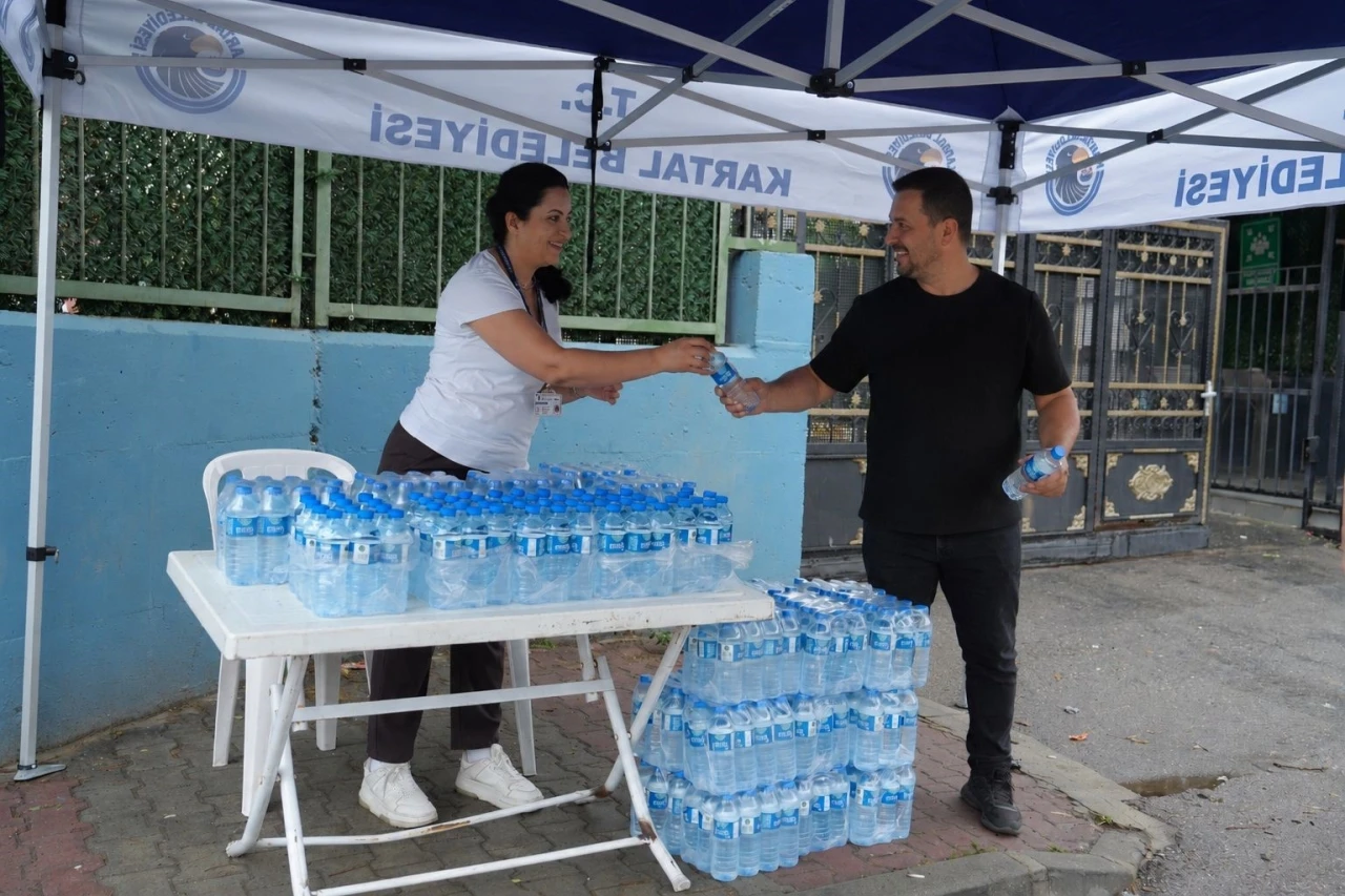 Kartal Belediyesi&rsquo;nden LGS &ouml;ğrencilerine sınav g&uuml;n&uuml; desteği
