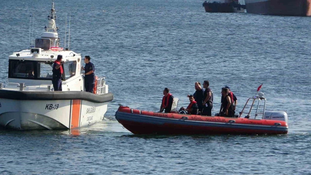 Kartal’da denize giren genç kayboldu: Arama çalışmaları sürüyor
