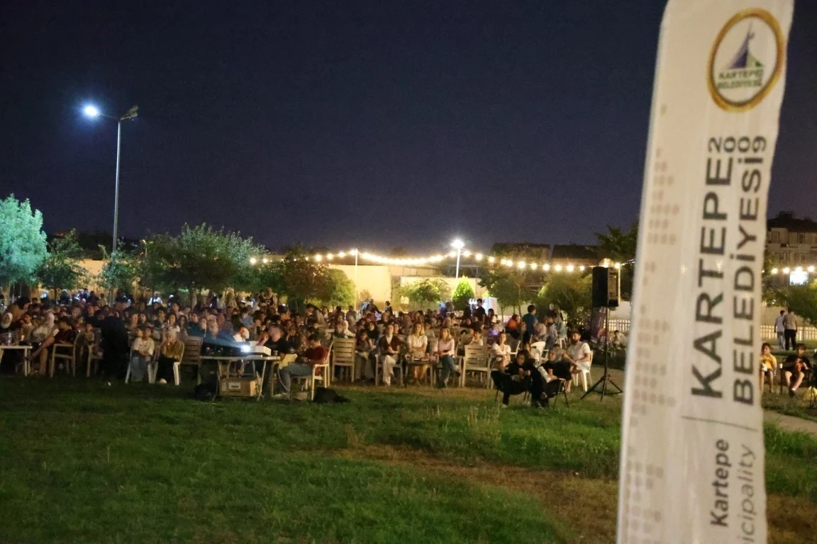 Kartepe’de yaz akşamları açık hava sinemasıyla renkleniyor
