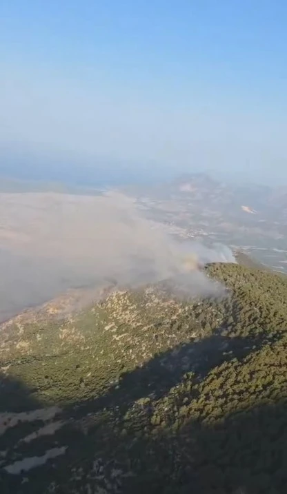 Kaş&rsquo;taki orman yangınının enerjisi d&uuml;ş&uuml;r&uuml;ld&uuml;
