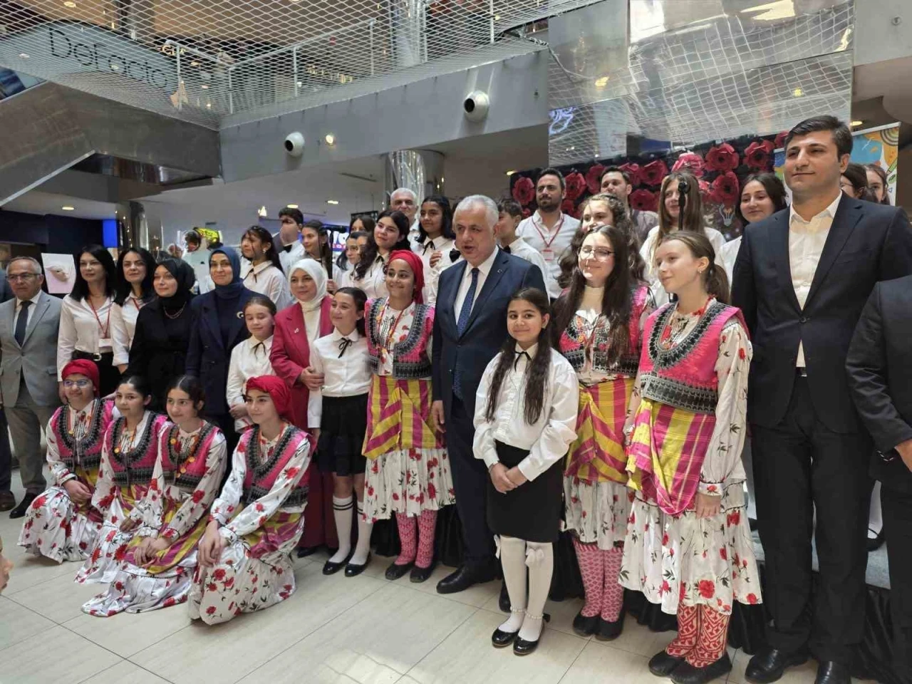 Kasım Aktaş ortaokulu&rsquo;ndan yıl sonu sergisi
