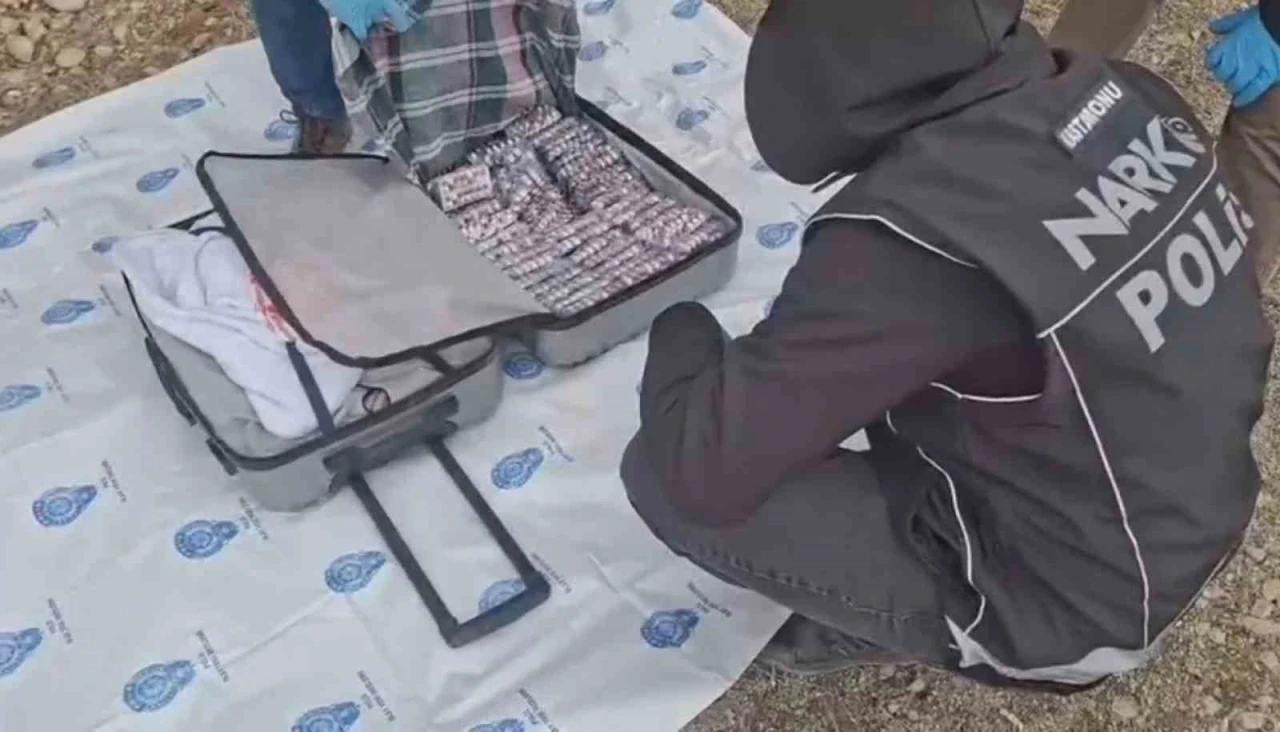 Kastamonu&rsquo;da 11 bin sentetik ecza hapı ele ge&ccedil;irildi: 6 tutuklama
