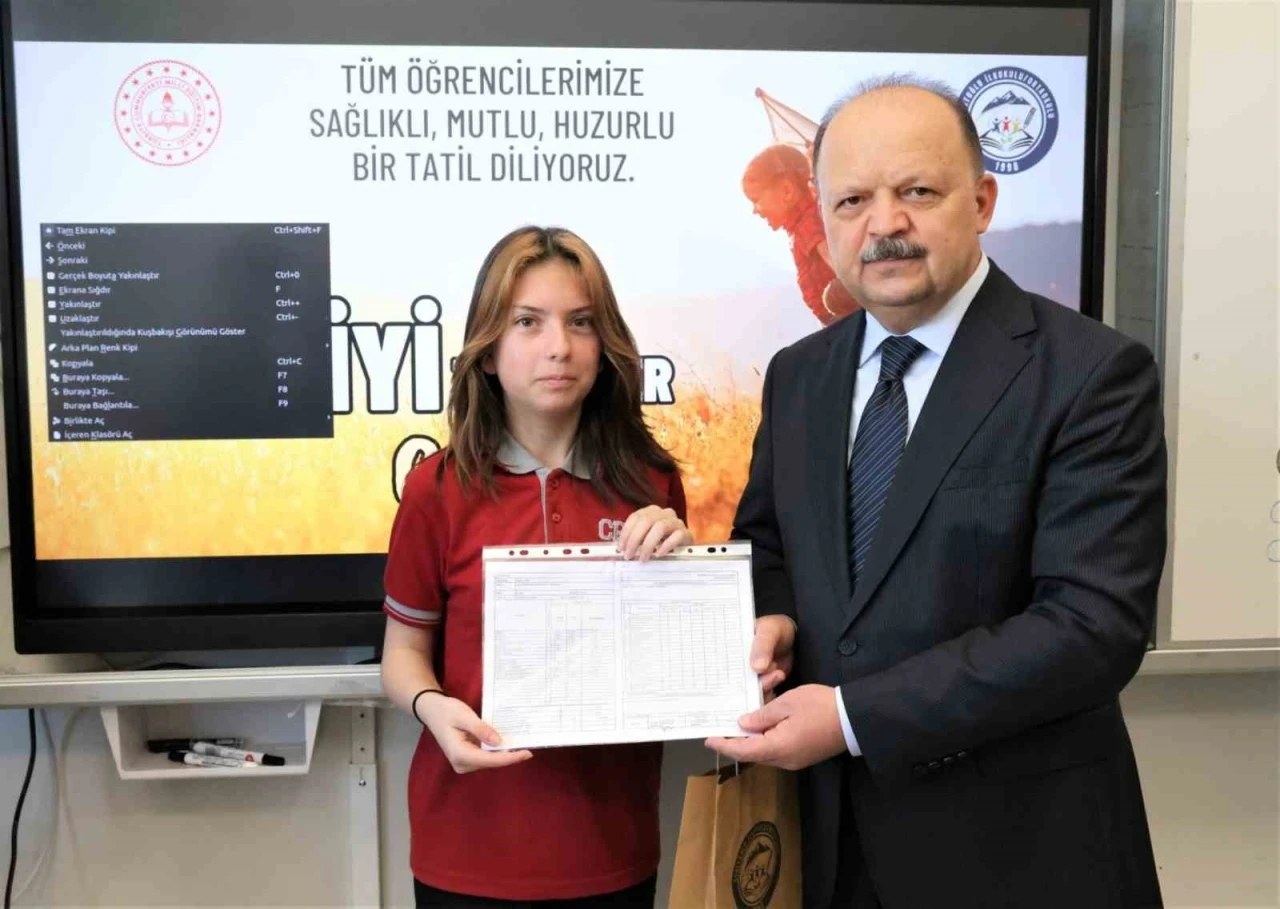 Kastamonu&rsquo;da 52 binden fazla &ouml;ğrenci karne heyecanı yaşadı
