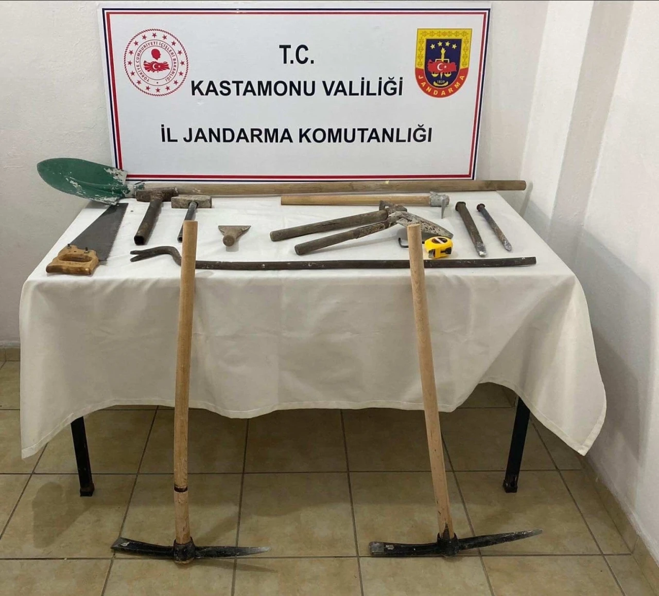 Kastamonu’da define avcılarına suç üstü baskın
