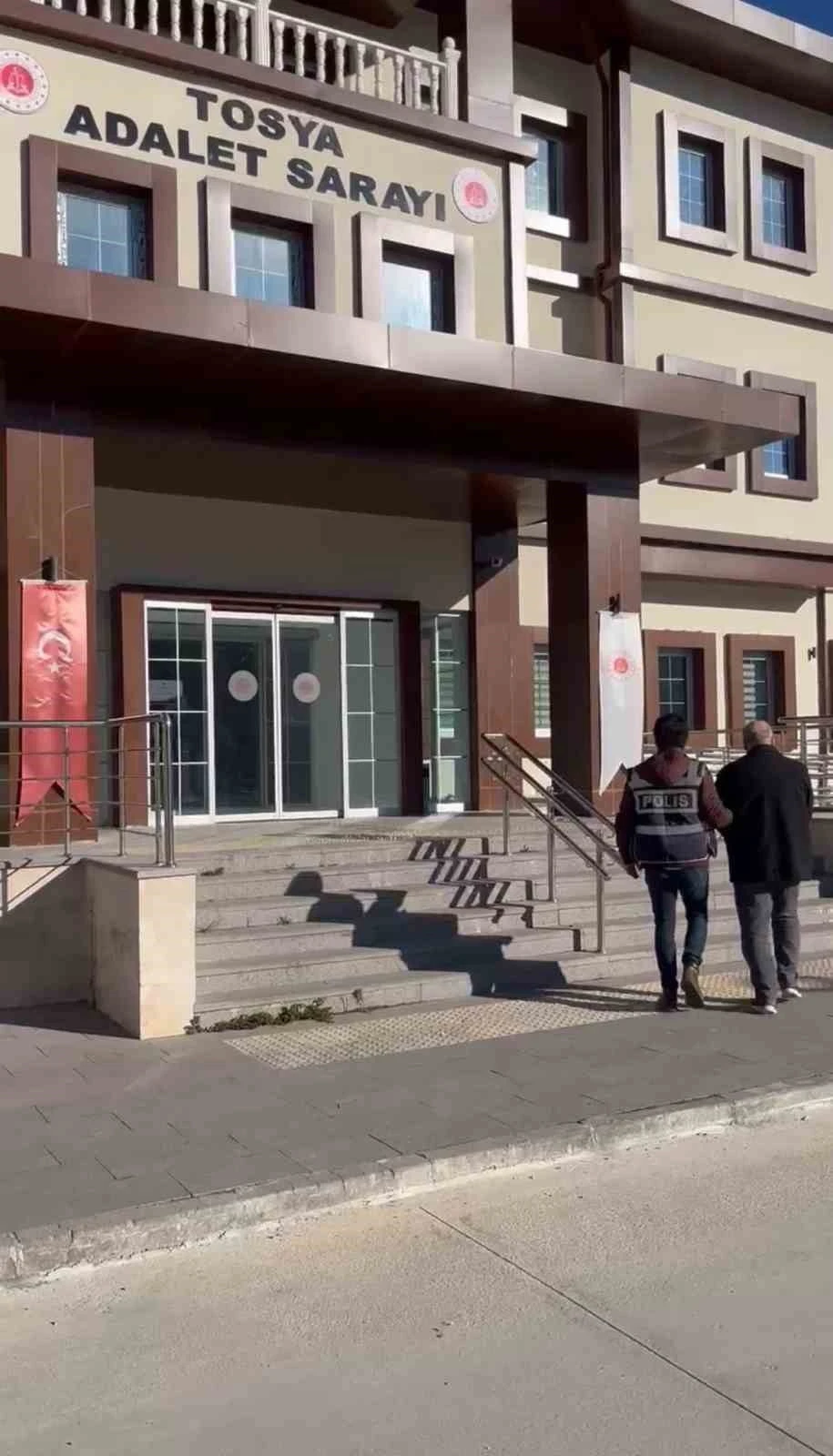 Kastamonu&rsquo;da firari şahsı polis yakaladı
