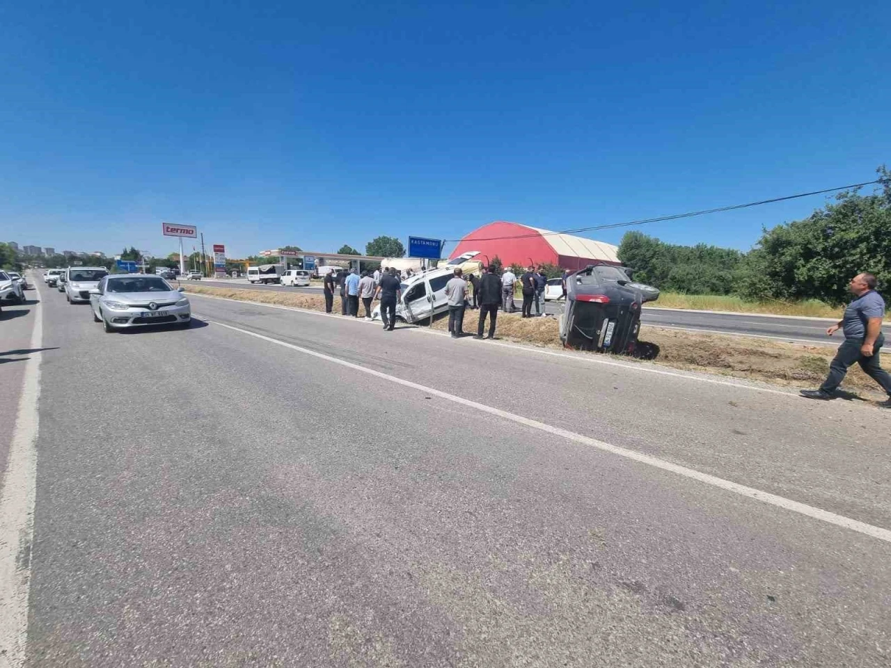 Kastamonu’da iki hafif ticari araç çarpıştı: 4 yaralı
