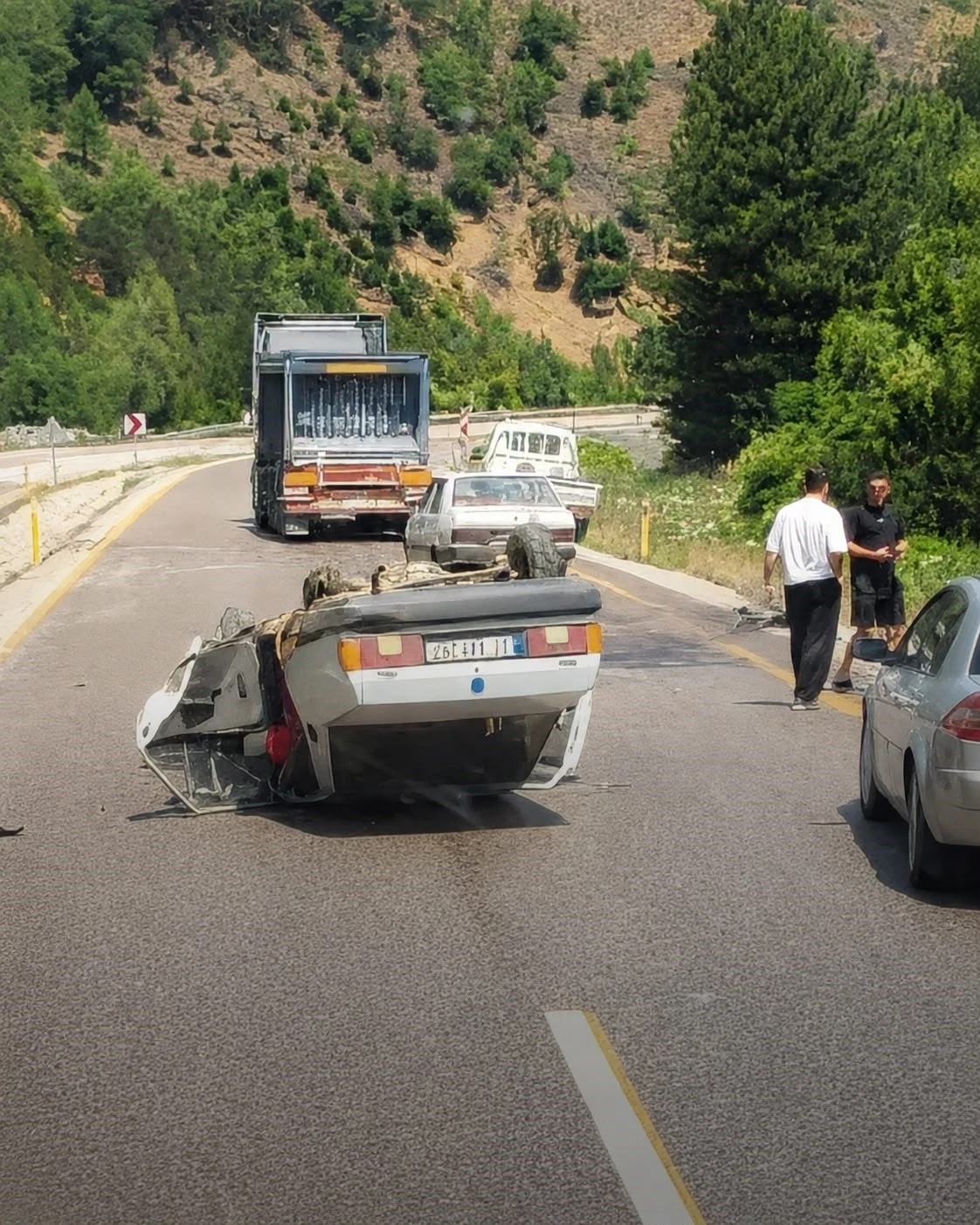 Kastamonu&rsquo;da iki otomobil &ccedil;arpıştı: 3 yaralı
