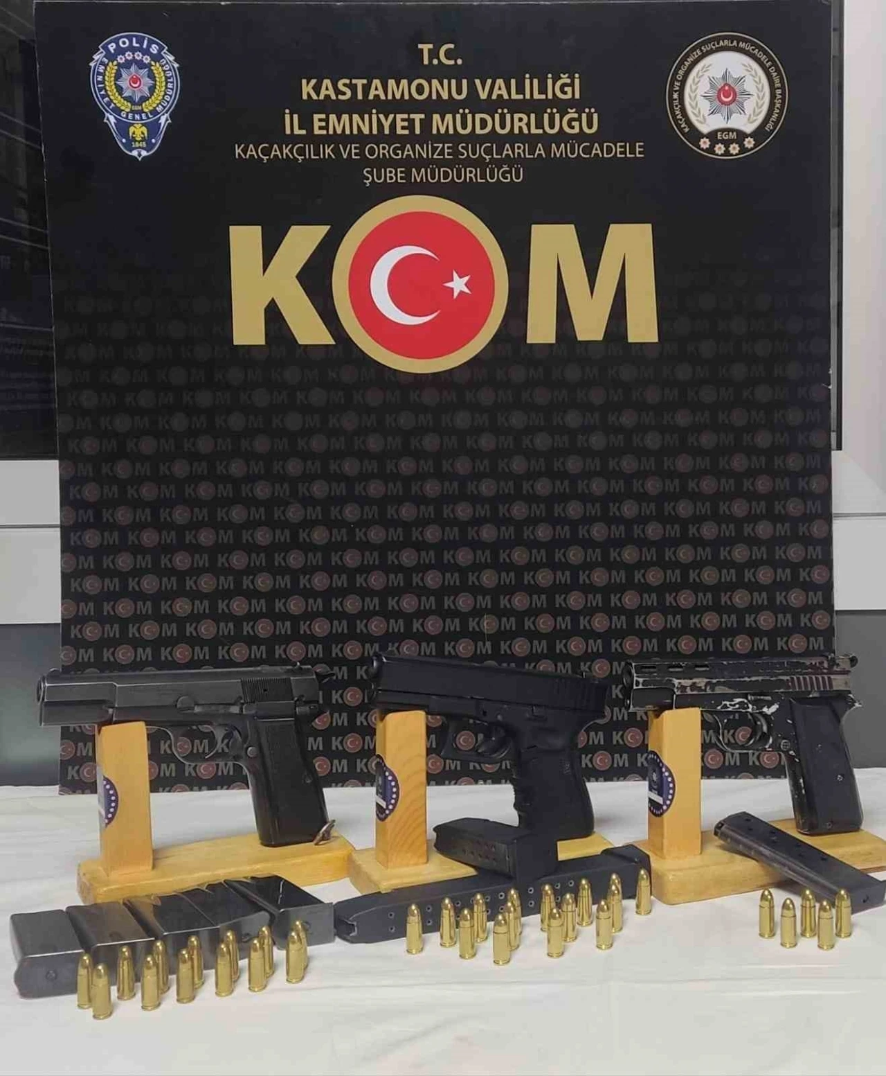 Kastamonu’da kaçak silah operasyonu: 4 gözaltı
