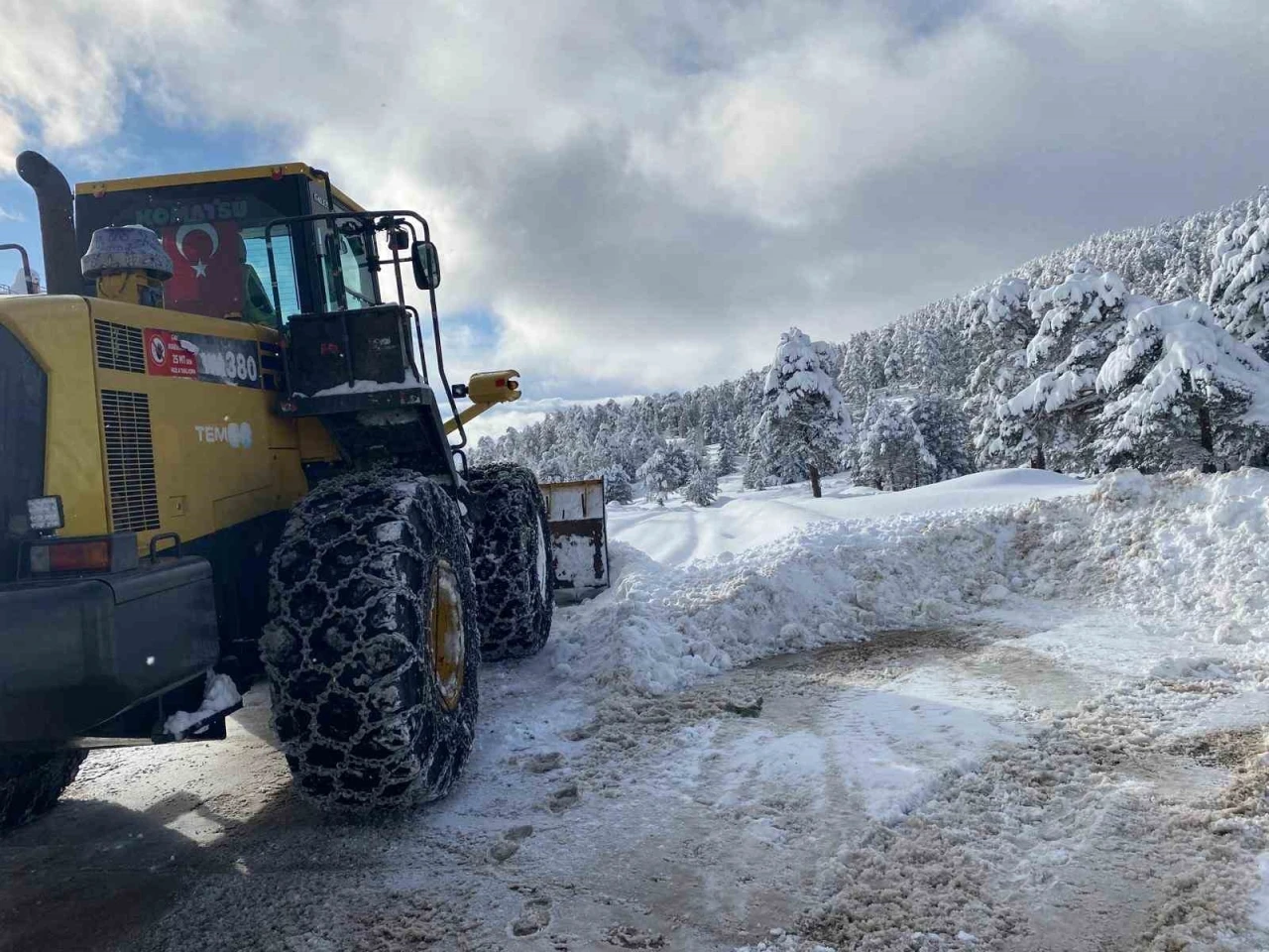 Kastamonu&rsquo;da kar sebebiyle 611 k&ouml;ye ulaşım sağlanamıyor
