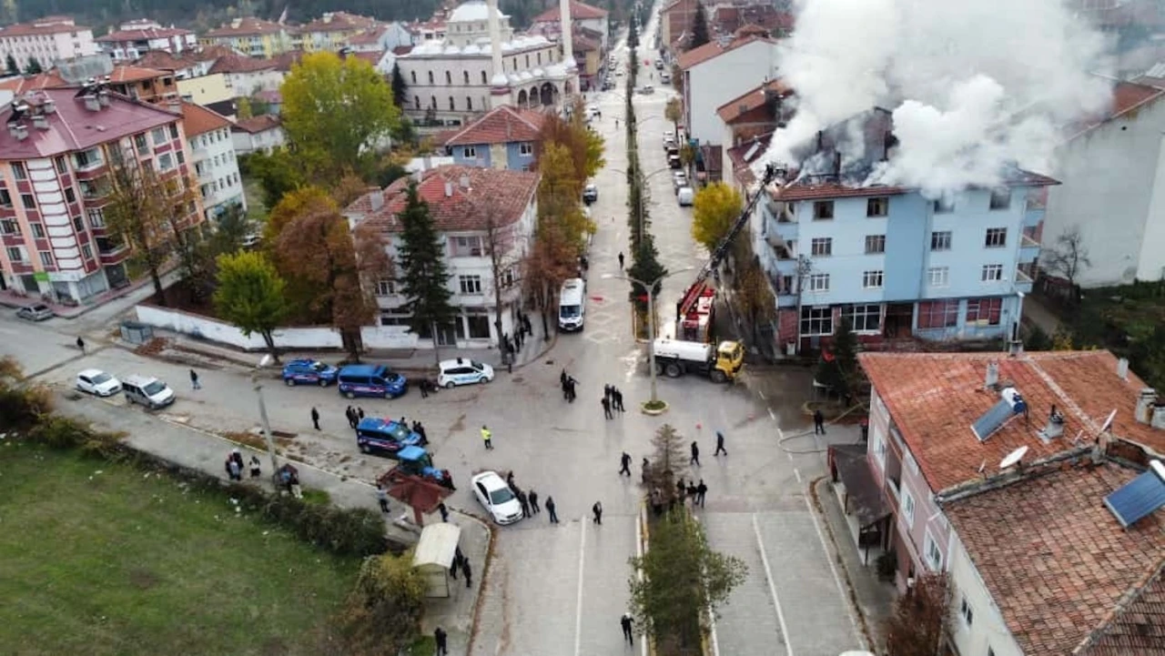 Kastamonu’da korkutan bina yangını
