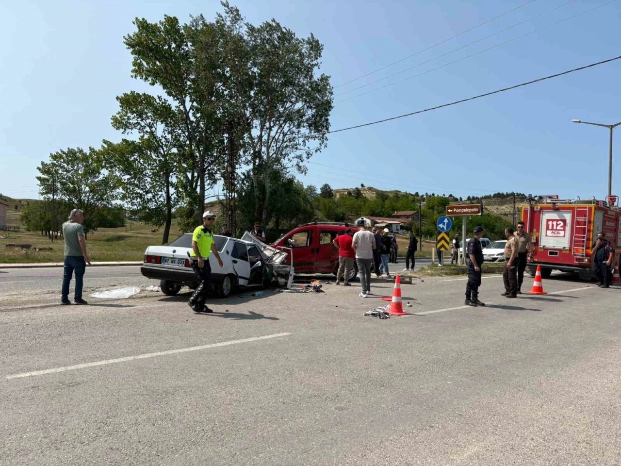 Kastamonu’da Tofaş otomobil ile hafif ticari araç çarpıştı: 5 yaralı
