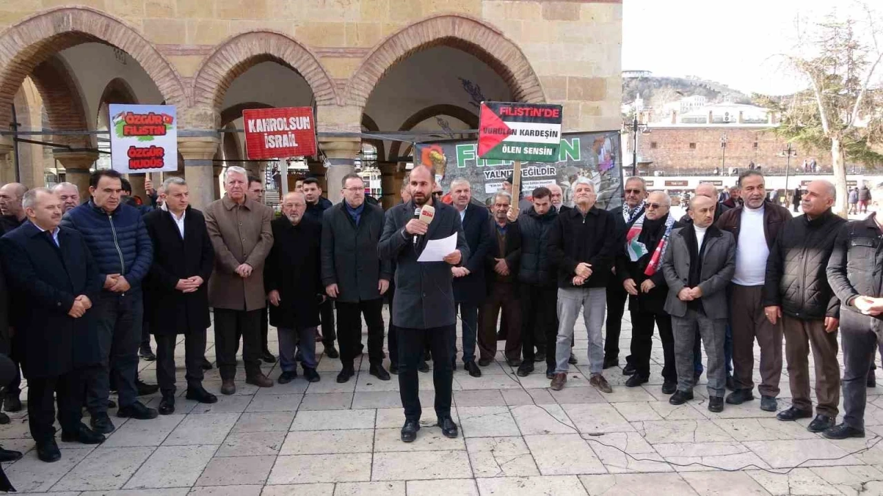 Kastamonu&rsquo;da vatandaşlar Filistin i&ccedil;in ses y&uuml;kseltti
