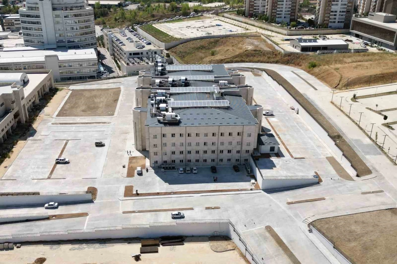 Kastamonu Üniversitesi Diş Hekimliği binasında sona gelindi

