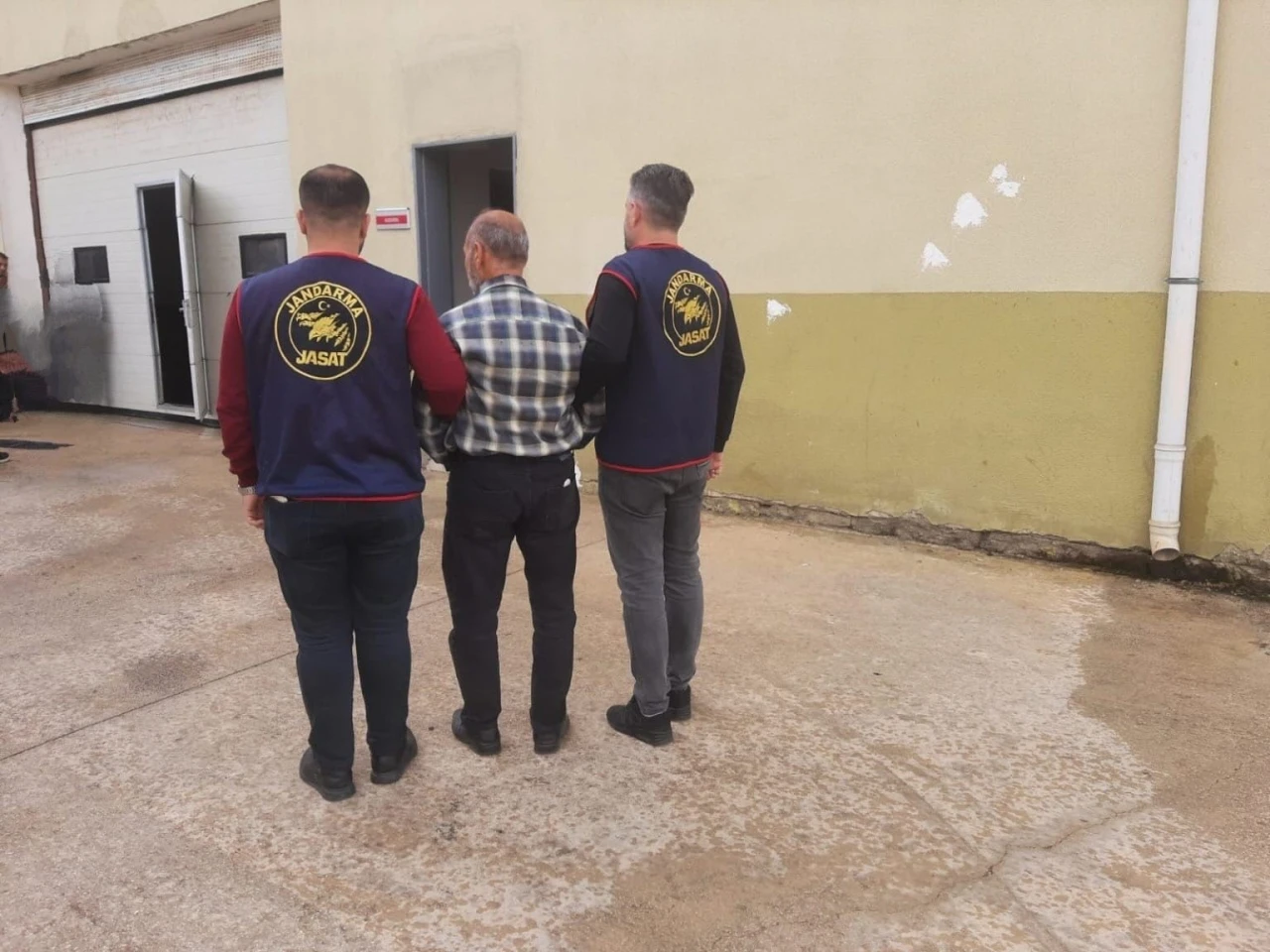 Kasten öldürme suçundan aranan hükümlü yakalandı
