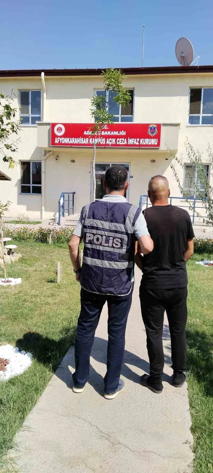 Kasten yaralamam suçundan aranan şahsı polis yakaladı