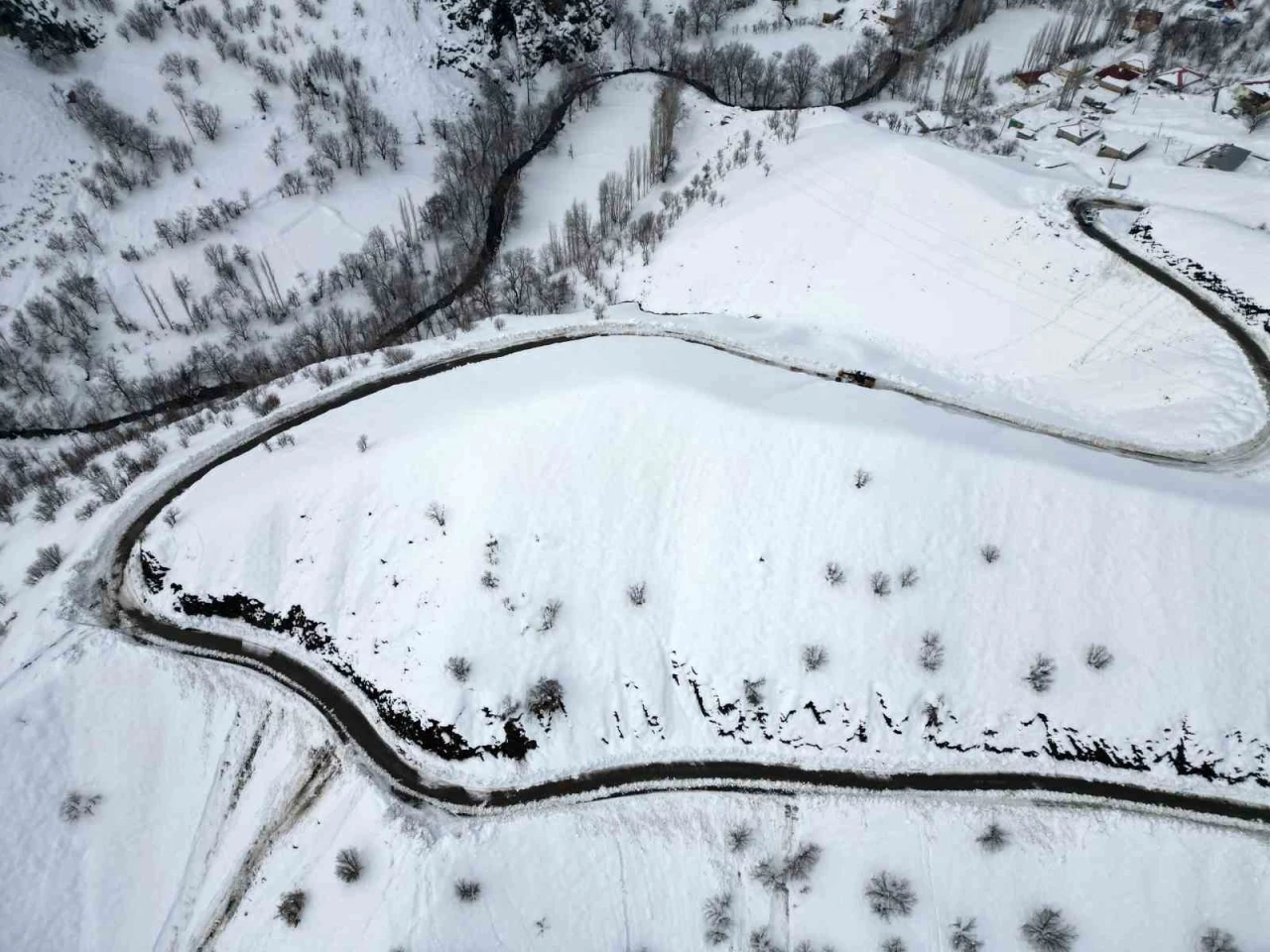Kato Dağı beyaz gelinliğini giydi, ortaya seyrine doyumsuz manzaralar &ccedil;ıktı
