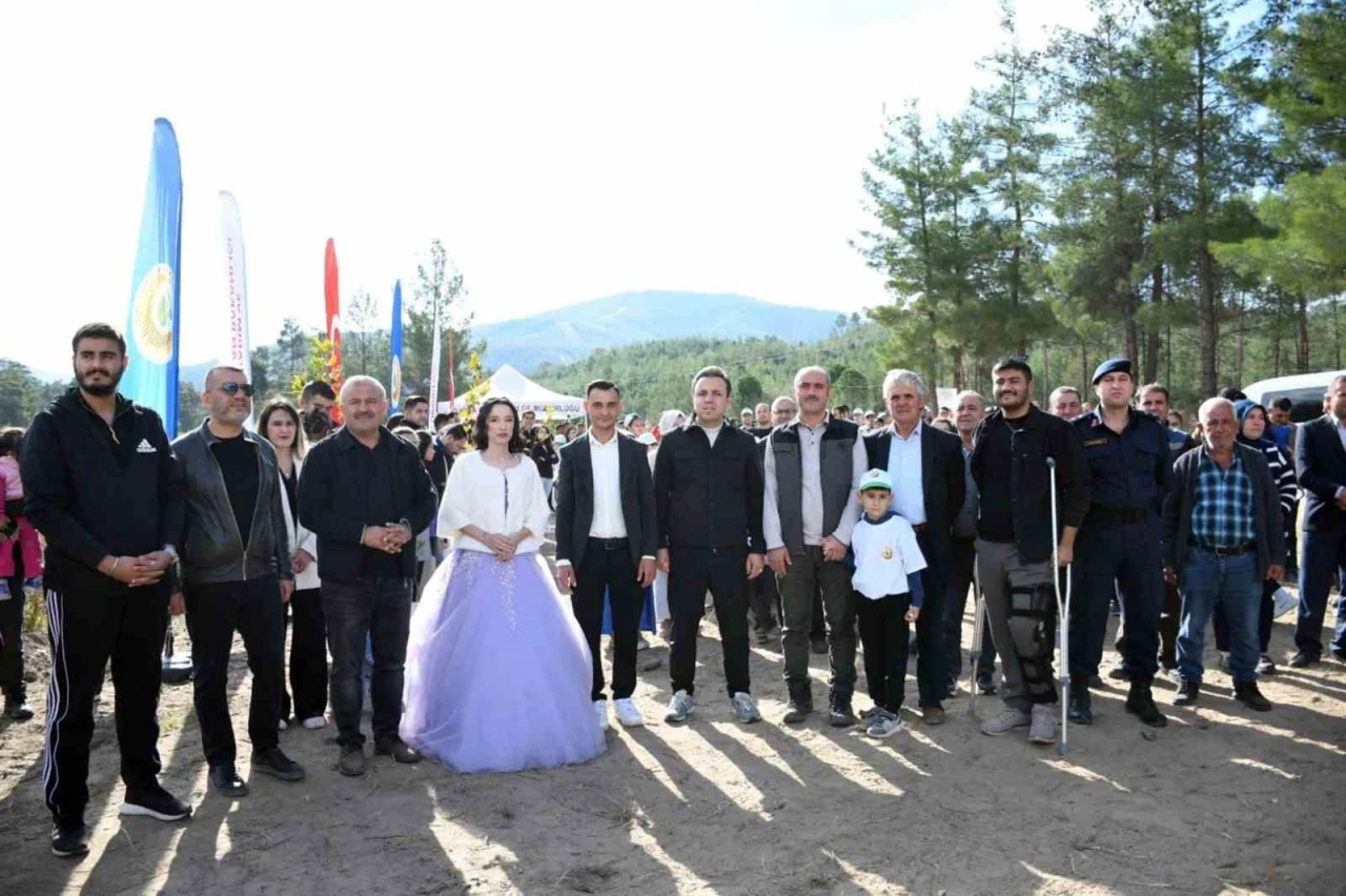 Kavaklıdere’de 11.11 Saat 11.11’de: 11 Çift, &quot;Ailem Bir Fidan&quot; diyerek geleceğe nefes oldu
