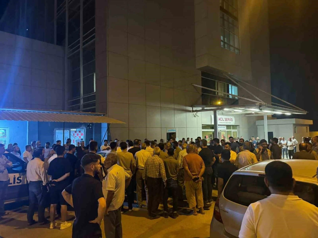 Kavga edenleri barıştırmaya giden eski ziraat odası başkanı öldürüldü