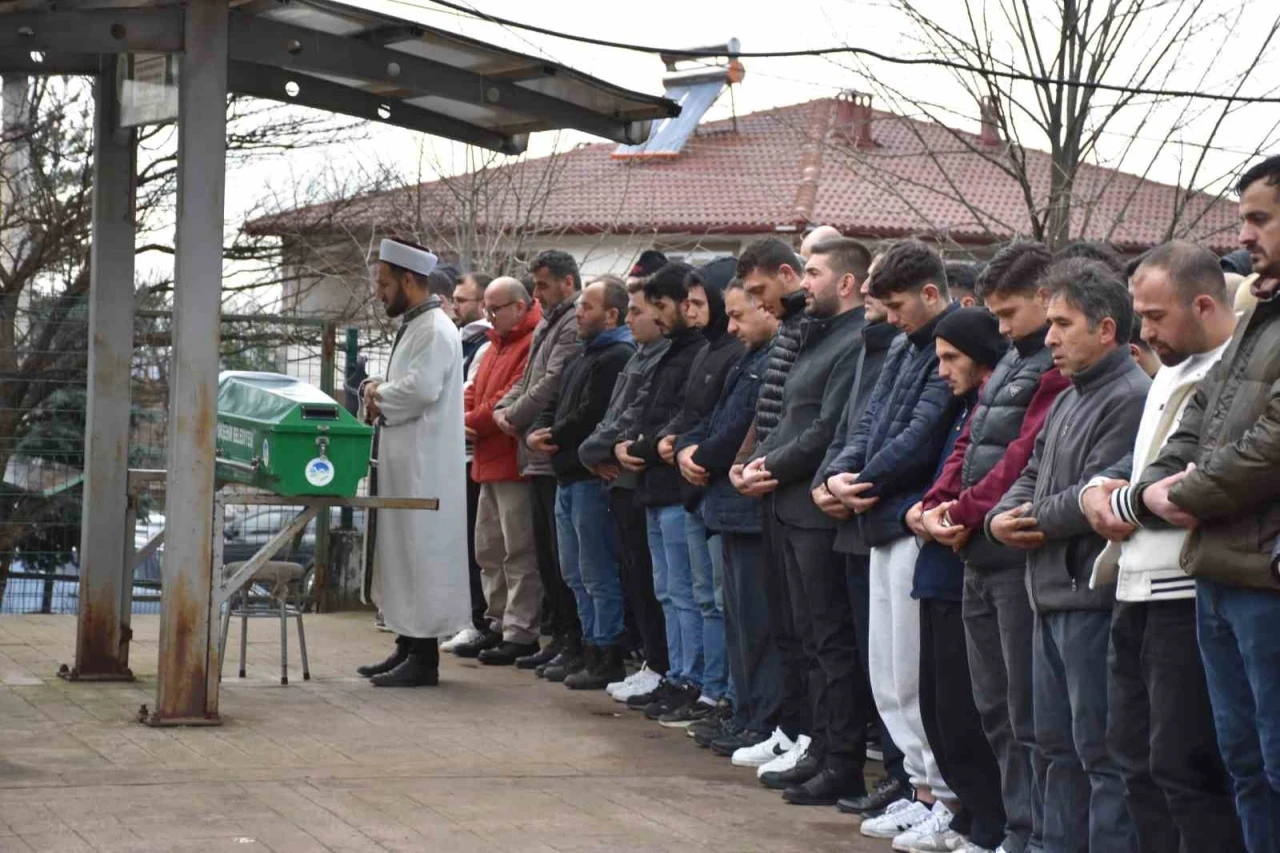 Kavgada t&uuml;fekle vurulan gen&ccedil; son yolculuğuna uğurlandı
