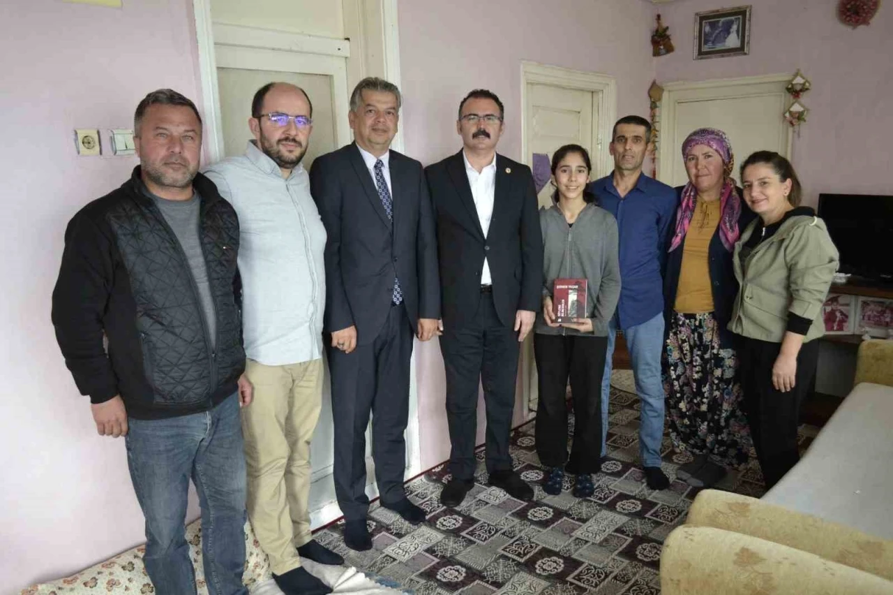 Kaymakam Ateş, öğrencilerin misafiri oldu
