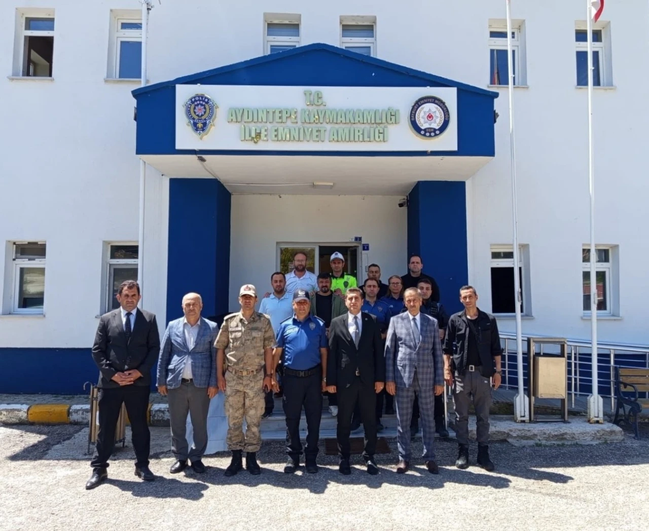 Kaymakam Böçkün güvenlik güçlerinin ve sağlık çalışanlarının bayramını kutladı

