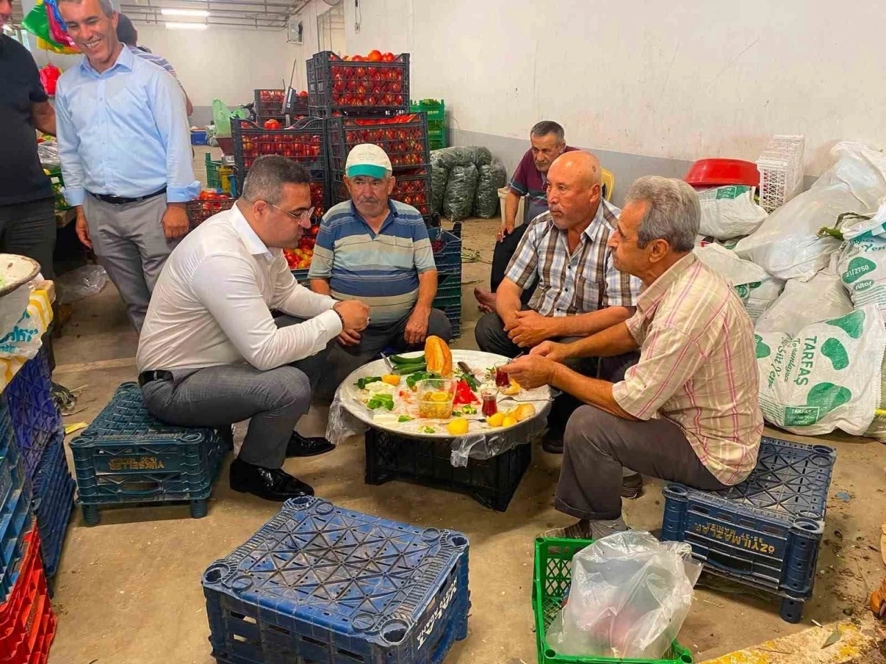 Kaymakam Dalak pazaryerinde esnaf ve vatandaşlarla buluştu
