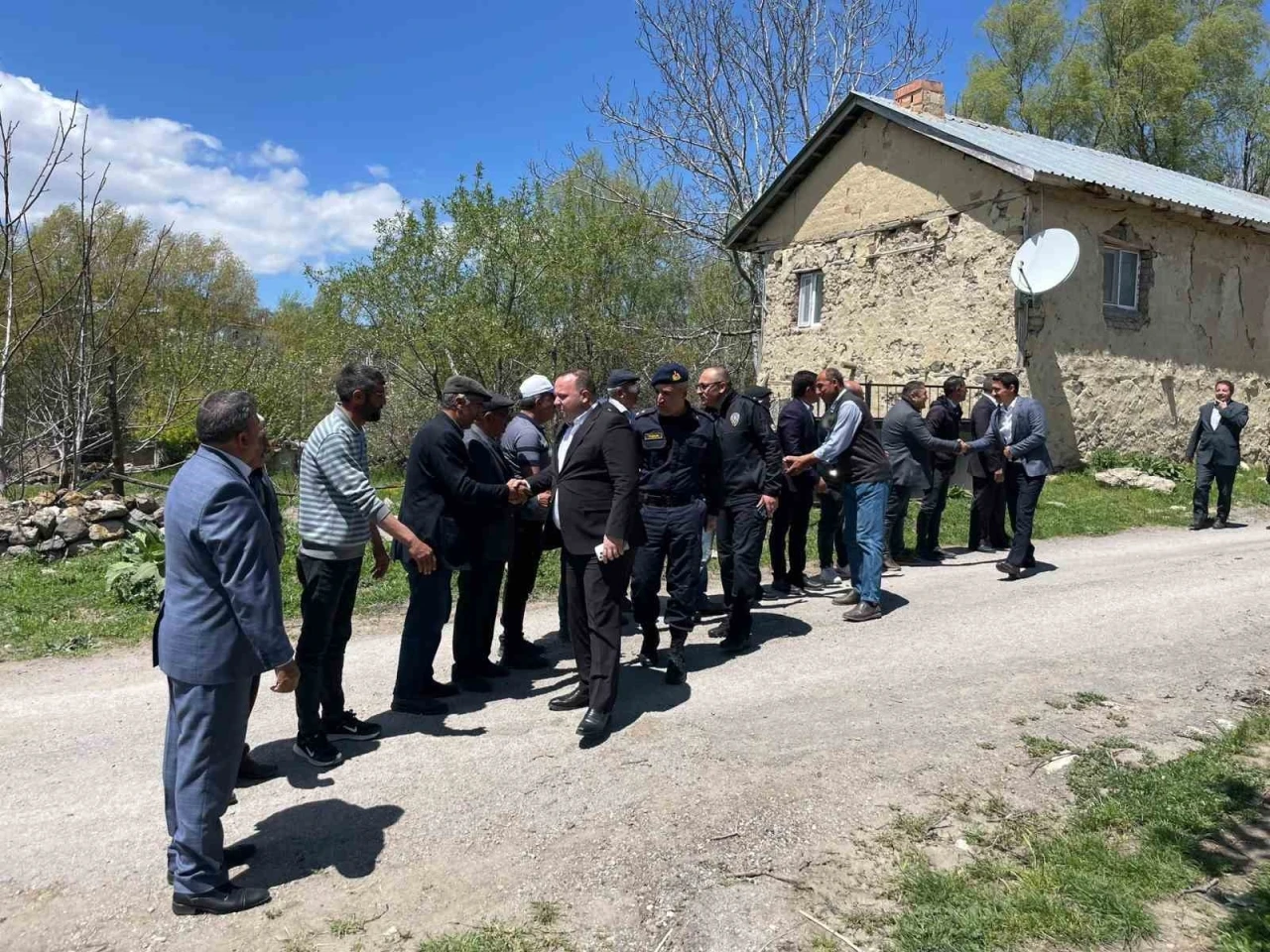 Kaymakam Eser, Bozan köyündeki Hıdırellez etkinliğine katıldı
