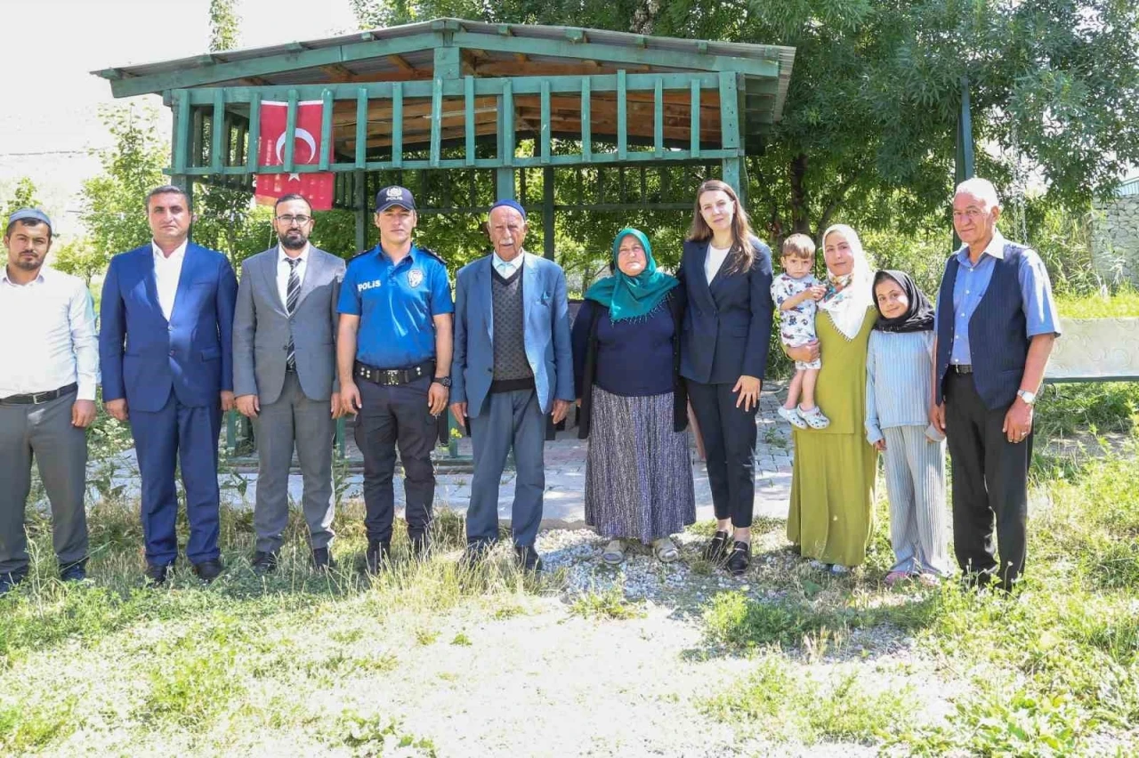 Kaymakam Fatma Turhan Keser&rsquo;den şehit kabrine ziyaret
