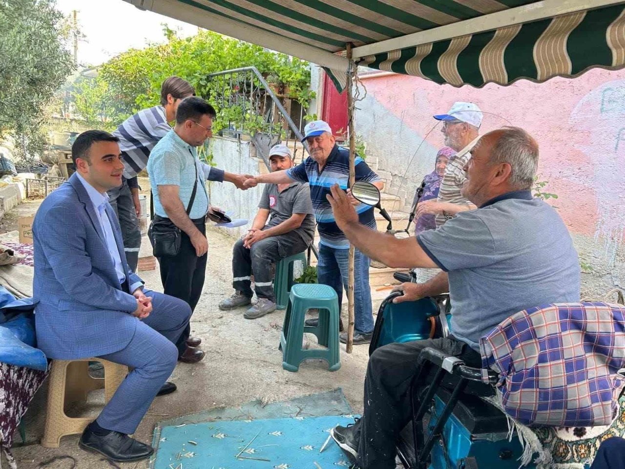 Kaymakam Kılıç, yaşlıların gönülleri fethetti
