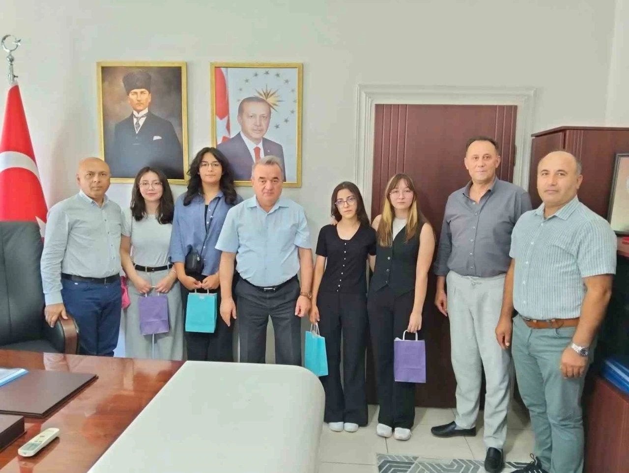 Kaymakam Öztürk, başarılı öğrencileri ağırladı
