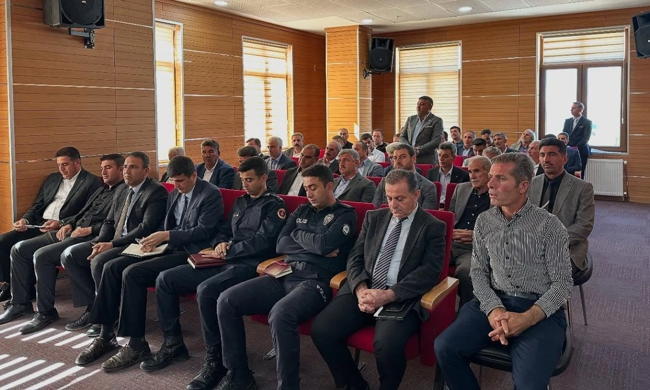 Kaymakam Yıldız, muhtarlarla toplantı düzenledi
