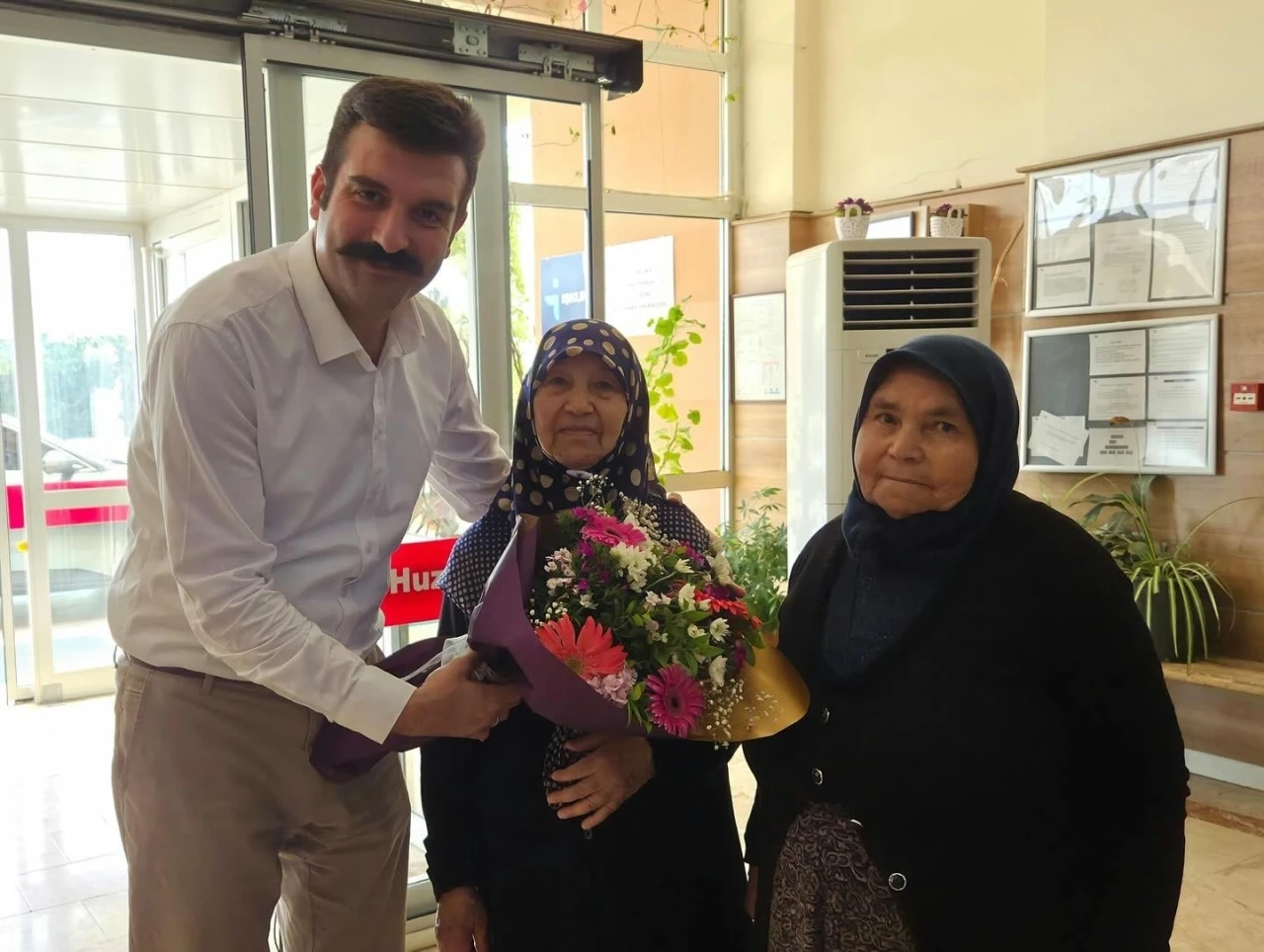 Kaymakam Yosunkaya’dan huzurevi sakinleriyle buluştu
