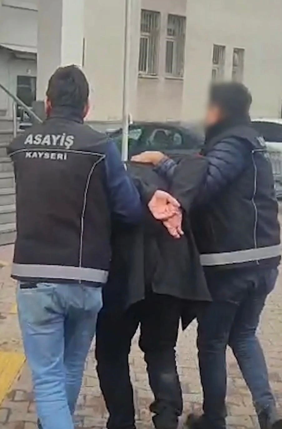 Kayseri&rsquo;de 2 farklı su&ccedil;tan 17 yıl kesinleşmiş hapsi bulunan şahıs yakalandı

