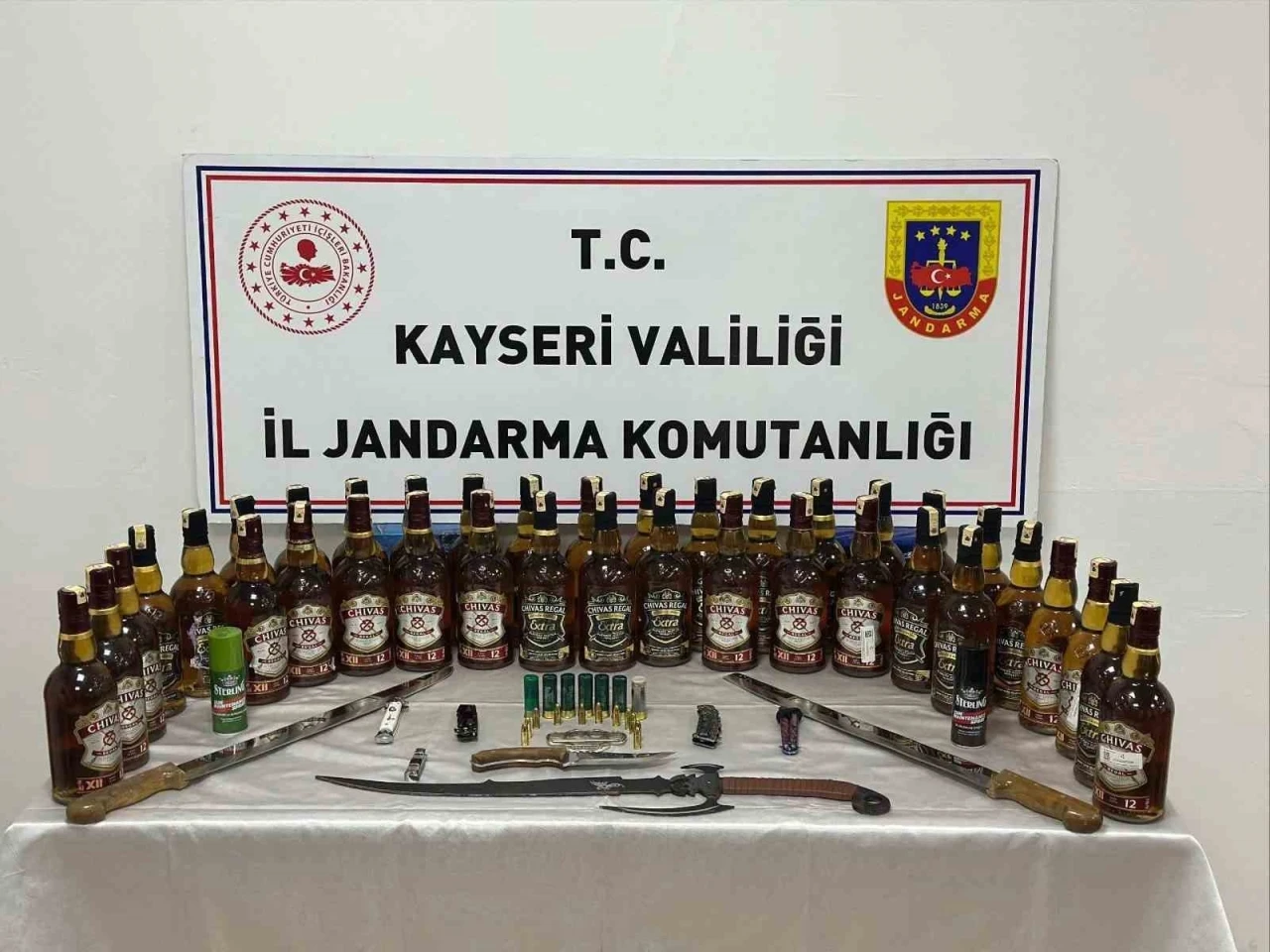 Kayseri’de 50 şişe sahte alkol ele geçirildi: 2 gözaltı
