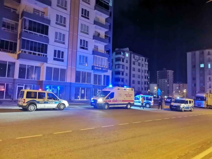 Kayseri’de 9’uncu kattan düşen genç hayatını kaybetti