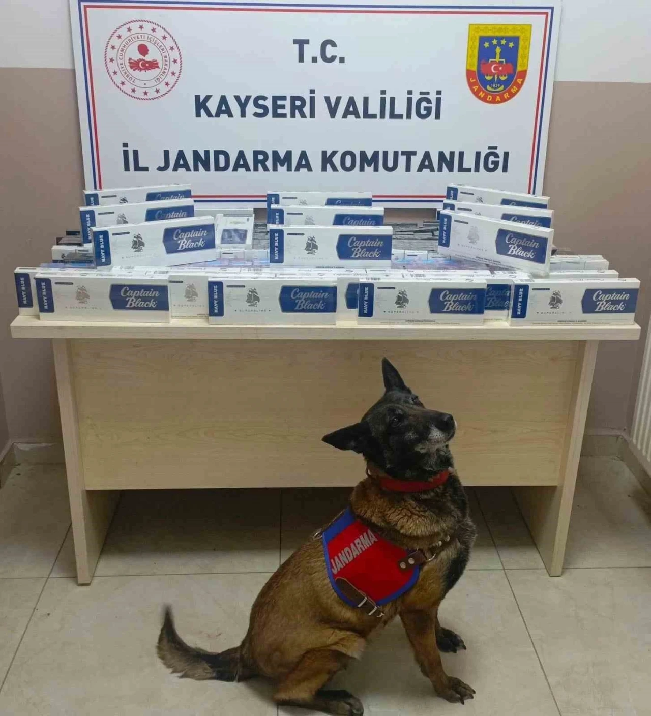 Kayseri’de bin 400 paket kaçak sigara yakalandı
