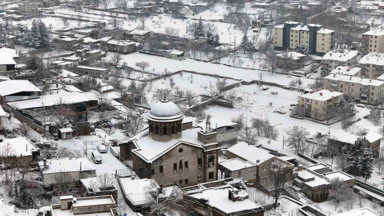 Kayseri&rsquo;de kar yağışı etkili oldu

