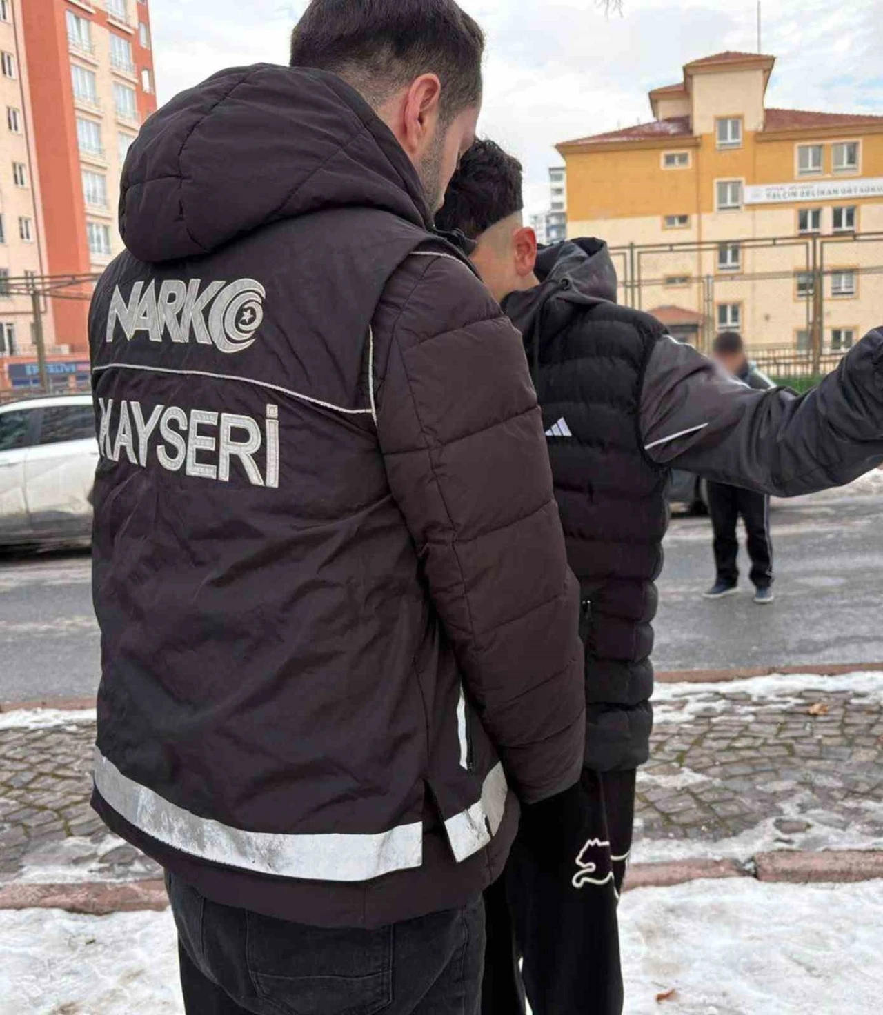Kayseri&rsquo;de okulla ilgisi olmayan 12 şahıs sorgulandı
