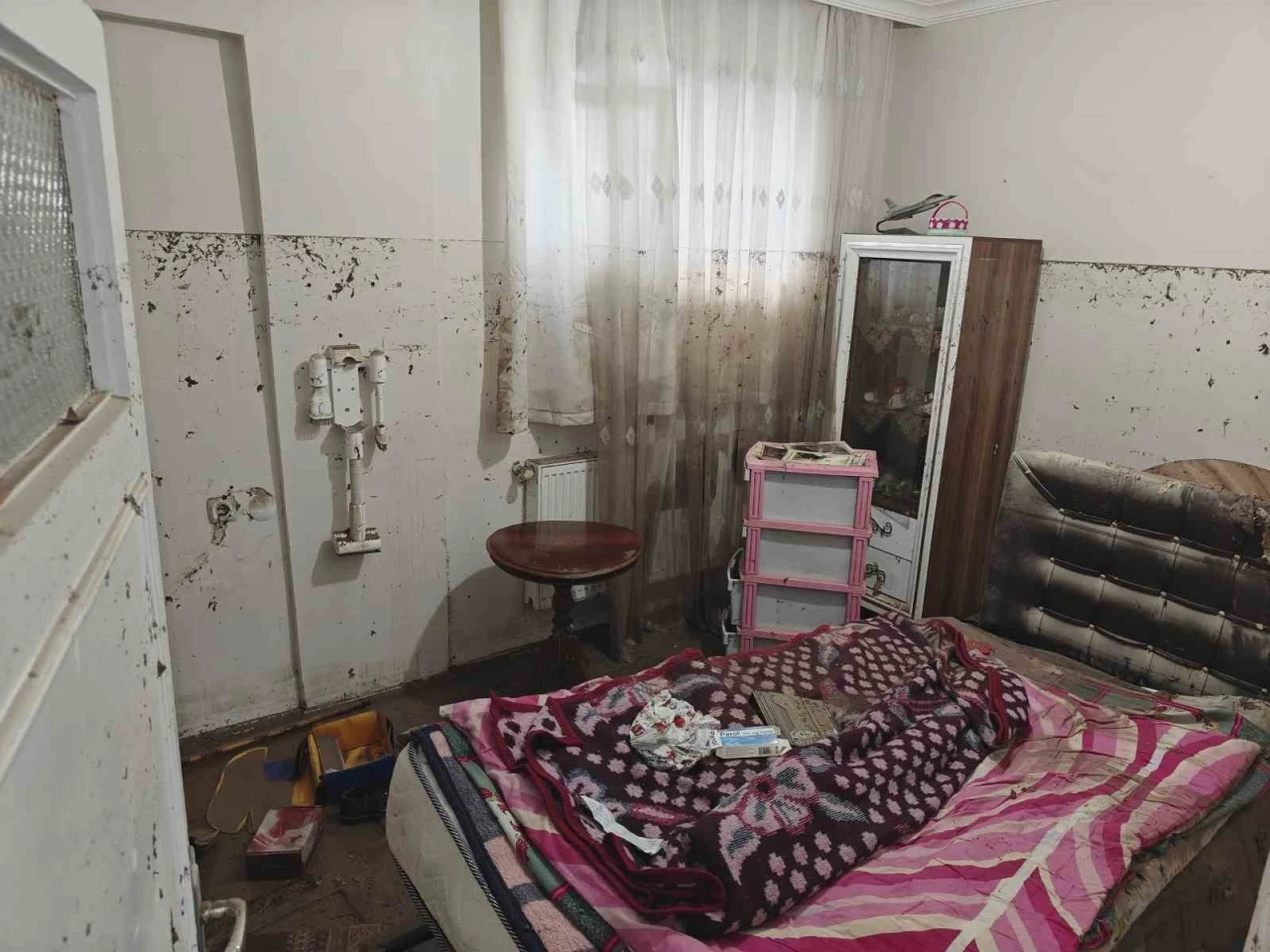 Kayseri’de sağanak yağışta evini su basan vatandaş: &quot;Canımızı zor kurtardık&quot;
