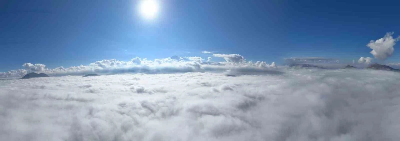 Kayseri’de sis bulutlarının üzerinden görüntüler hayran bıraktı
