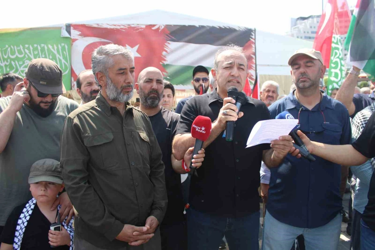 Kayseri’den 10 aktivist Mısır’a uğurlandı
