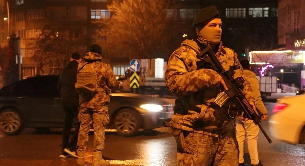 Kayseri emniyetinden yılbaşı &ouml;ncesi sıkı denetim: Bin 16 şahıs sorgulandı
