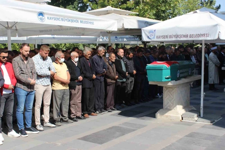 Kayseri&rsquo;nin neşe kaynağı Fehmi&rsquo;nin &ouml;l&uuml;m&uuml; esnafı yasa boğdu
