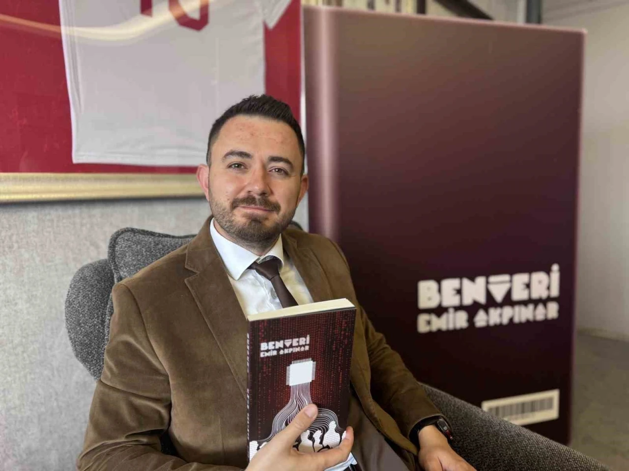 Kayserili avukatın kaleminden dijital &ccedil;ağa g&ouml;nderme: &lsquo;BENVERİ&rsquo;
