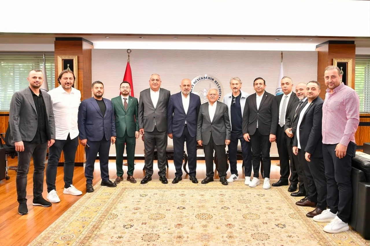 Kayserispor y&ouml;netiminden Başkan B&uuml;y&uuml;kkılı&ccedil;&rsquo;a ziyaret
