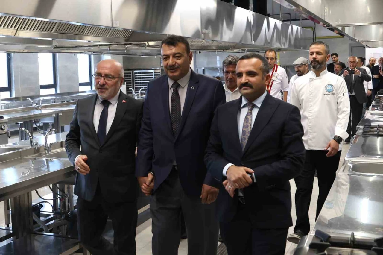 KAY&Uuml;&rsquo;de Dr. Makbule &Ccedil;ıkrık&ccedil;ıoğlu Gastronomi ve Mutfak Sanatları Uygulama Merkezi&rsquo;nin a&ccedil;ılışı yapıldı
